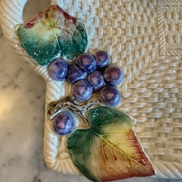 Fitz and Floyd ceramic basketweave square serving platter w/ handles & grapes. - Picture 7 of 8